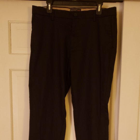 Dockers Men's Black Athletic Fit Flex Comfort Chinos, Size  W34 L32 - Picture 3 of 6